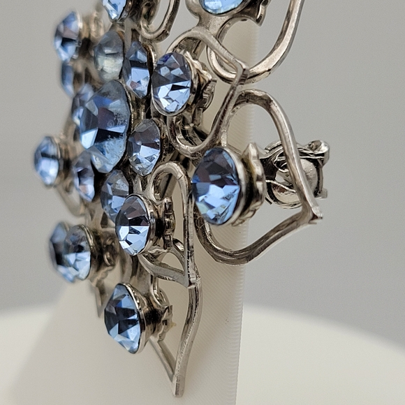 Cute Vintage Mid Century Silver Tone with Icy Blue Rhinestone Brooch - Picture 4 of 12